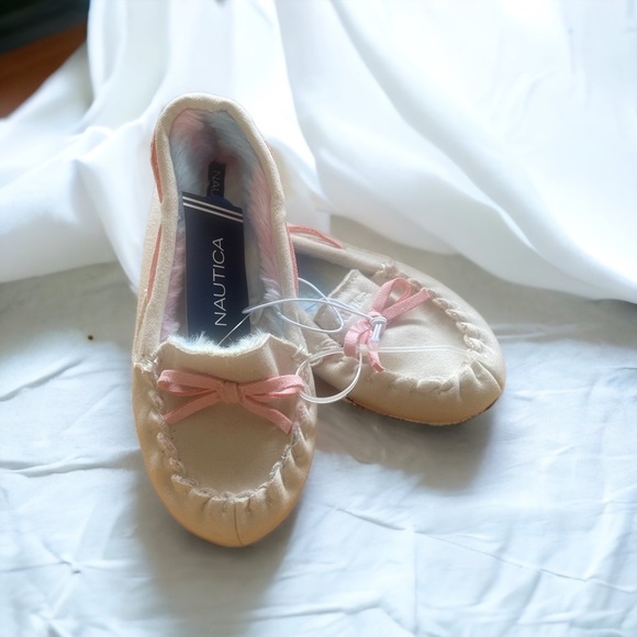 🍓 Nautica NWT fur lined Girls slippers - Picture 1 of 3